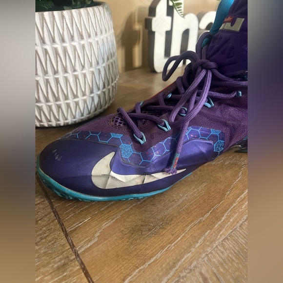 Nike LeBron 11 Summit Lake Hornets
616175 500 Men\'s Size 13 Pre-owned main image 5